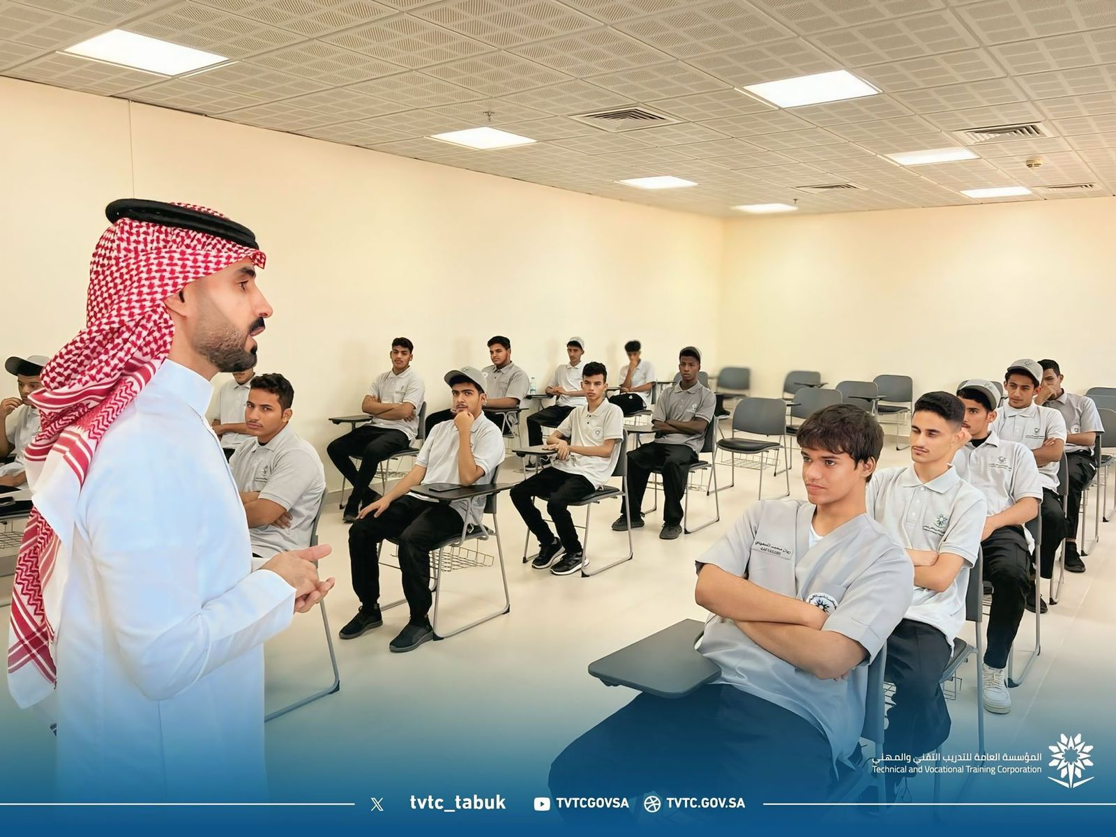 ضمن خطط الادارة لمتابعة انطلاقة الفصل التدريبي قام المدير العام.jpg